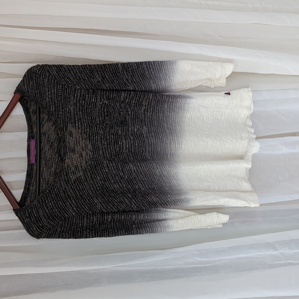 Z by Zobha Medium Ombre Lightweight Sweater Top Cool Back